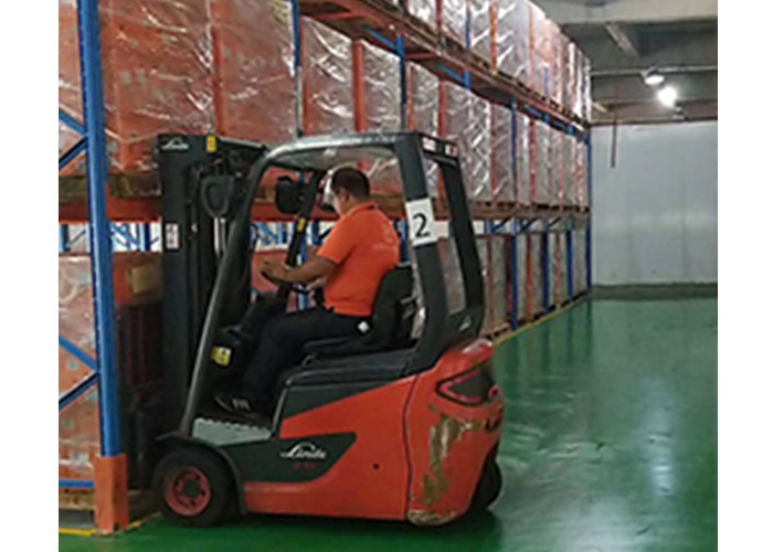 專業(yè)裝貨叉車