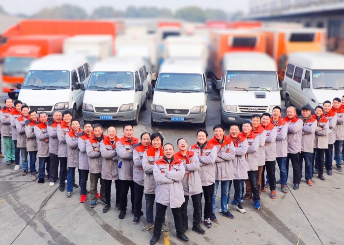 安全有序的運(yùn)輸車隊(duì)