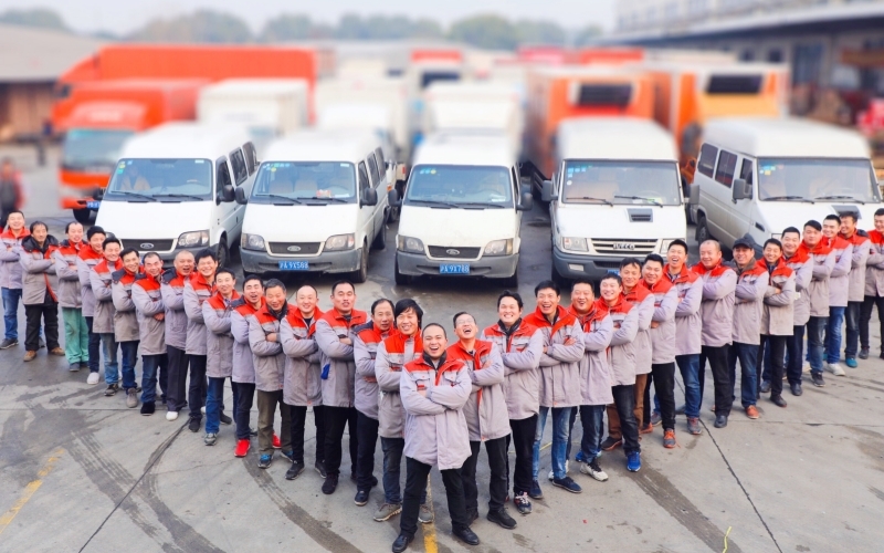 安全有序的運(yùn)輸車隊(duì)